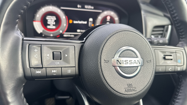 Nissan Qashqai 1.3 DiG-T MH Premiere Edition 5dr Petrol Hatchback